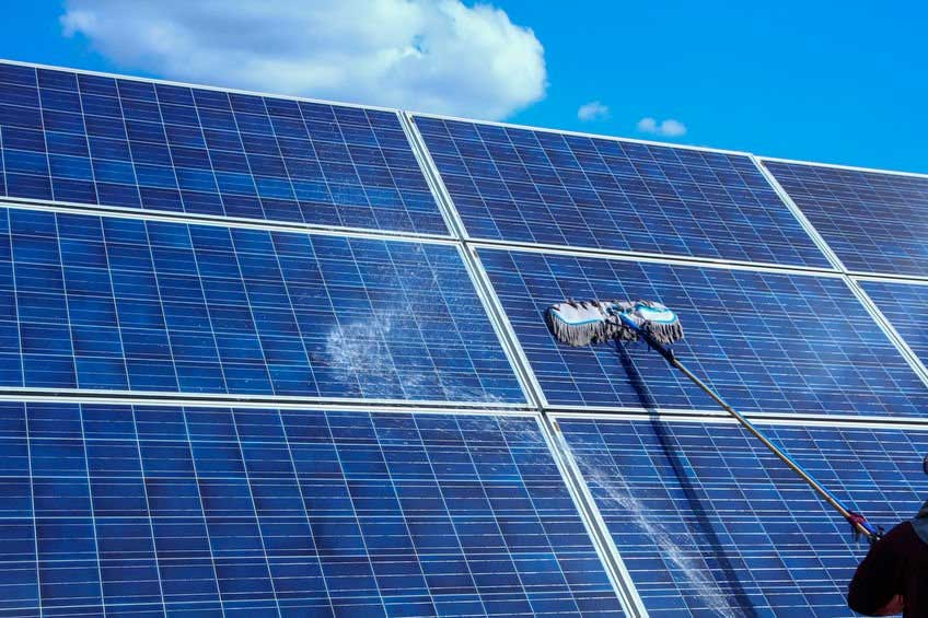 Reinigung-Photovoltaik Reinigung einer Photovoltaikanlage