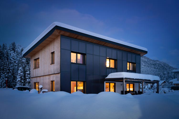 Solarfassade-Einfamilienhaus Solarfassade auf einem Einfamilienhaus